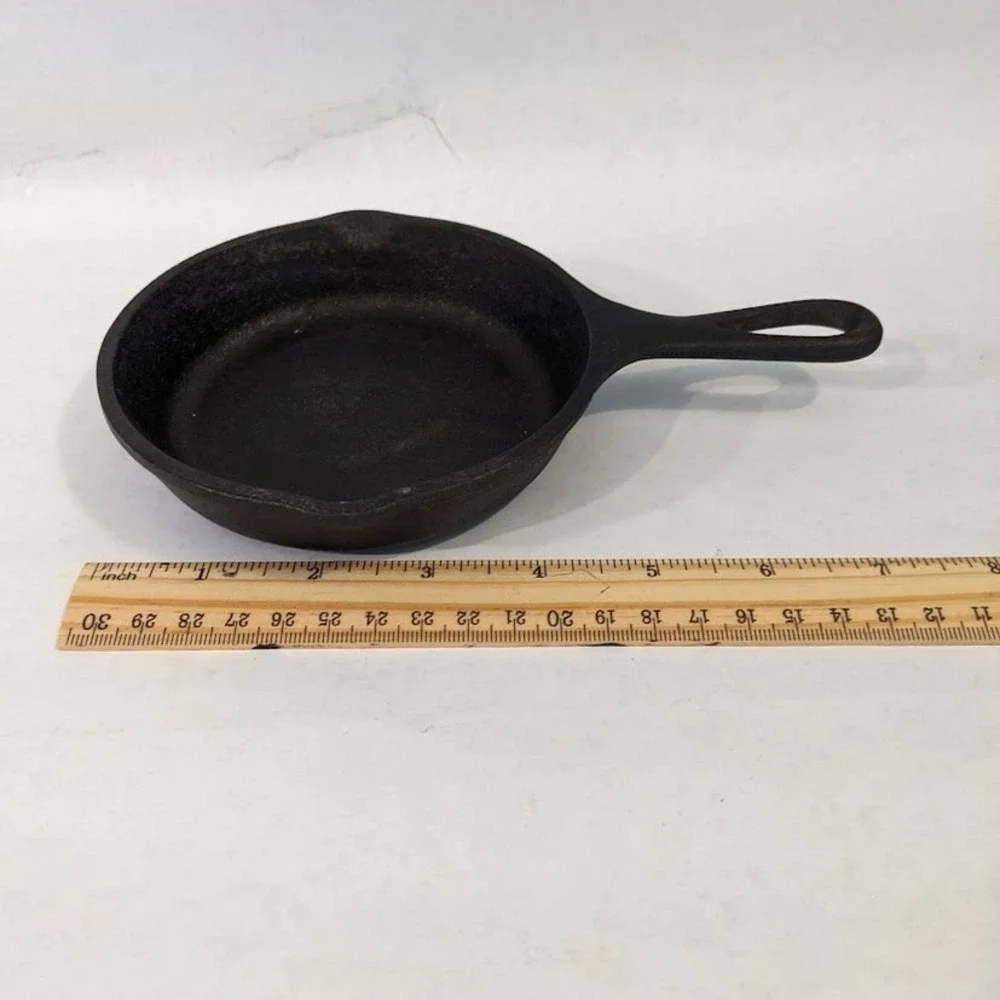 Lodge 5 Inch Cast Iron Skillet Round Pan with Pour Spouts Made in USA Black